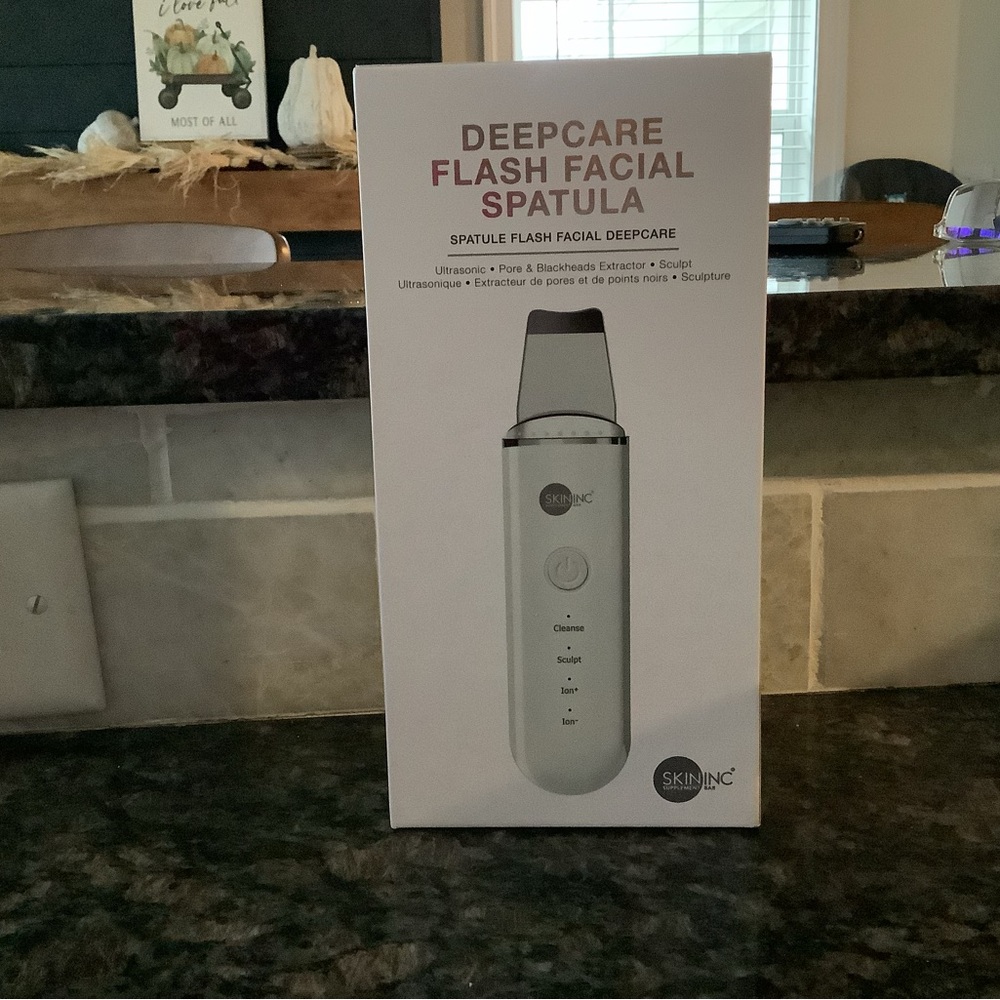 Facial spatula